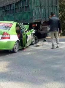 国产卡车追尾视频真实图片,惊心动魄！国产卡车追尾事故现场直击