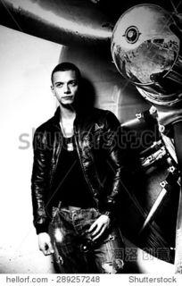 国产年轻男模视频,国产年轻男模魅力瞬间