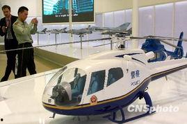 国产战斗机亮相国外视频